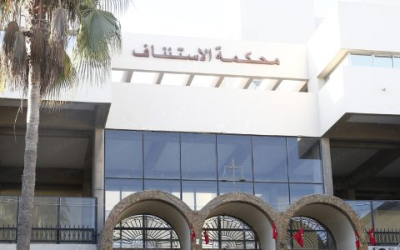 وفاة الشخص الذي قفز من نافذة بالطابق الرابع بمقر الفرقة الوطنية للشرطة القضائية بالدار البيضاء.. تعدد إصابات الهالك تتوافق مع وضعية إلقاء المعني بالأمر بجسده من النافذة (بلاغ)